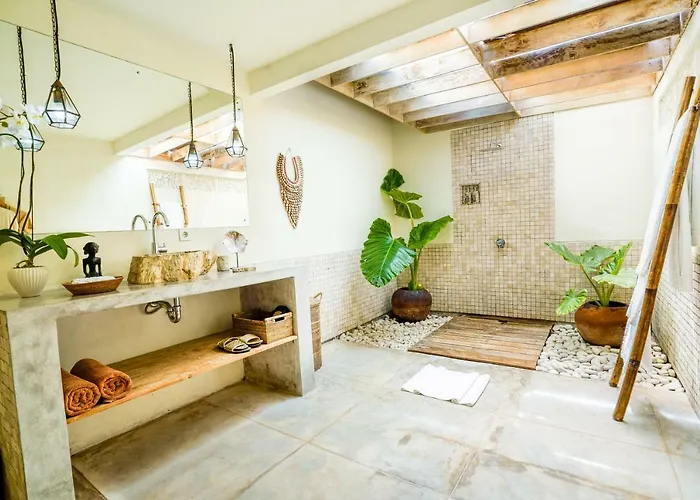Sunhouse, Mandala Village Гостевой дом Джимбаран